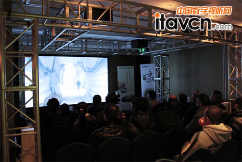 入墻揚聲器就是一個塑料玩具?